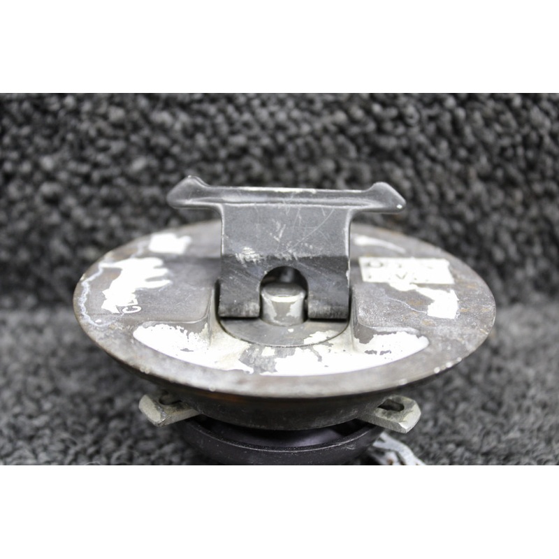516-001 Shaw Aero Fuel Cap with Chain (Slight Corrosion)