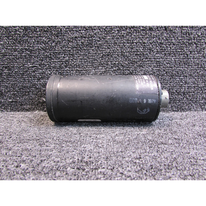 522077 (Alt: 100-384117-5) Weston 1825 Dual Oil Temp and Pressure Indicator