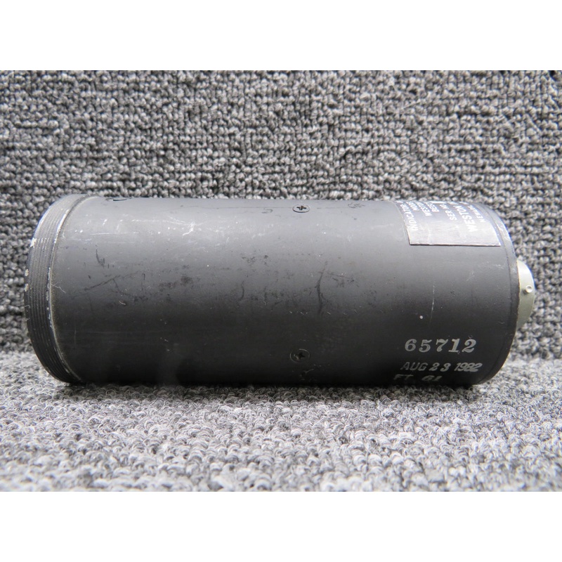 522079 (Alt: 100-384117-9) Weston 1825 Oil Temperature and Pressure Indicator