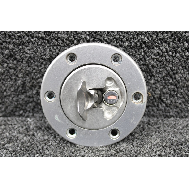 A36L Diamond DA40-180 Newton Fuel Cap Assembly (Locking, No Key)