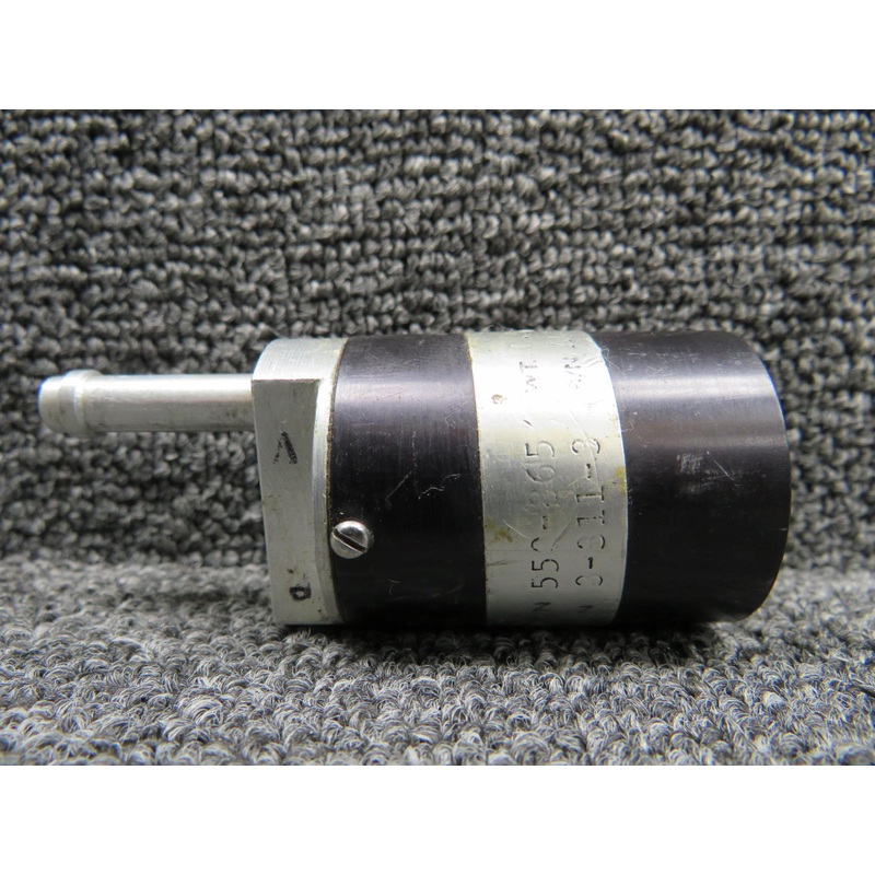 3-311-3 (Alt: 550-865) UMA Oil Pressure Indicator (Cracked Glass)