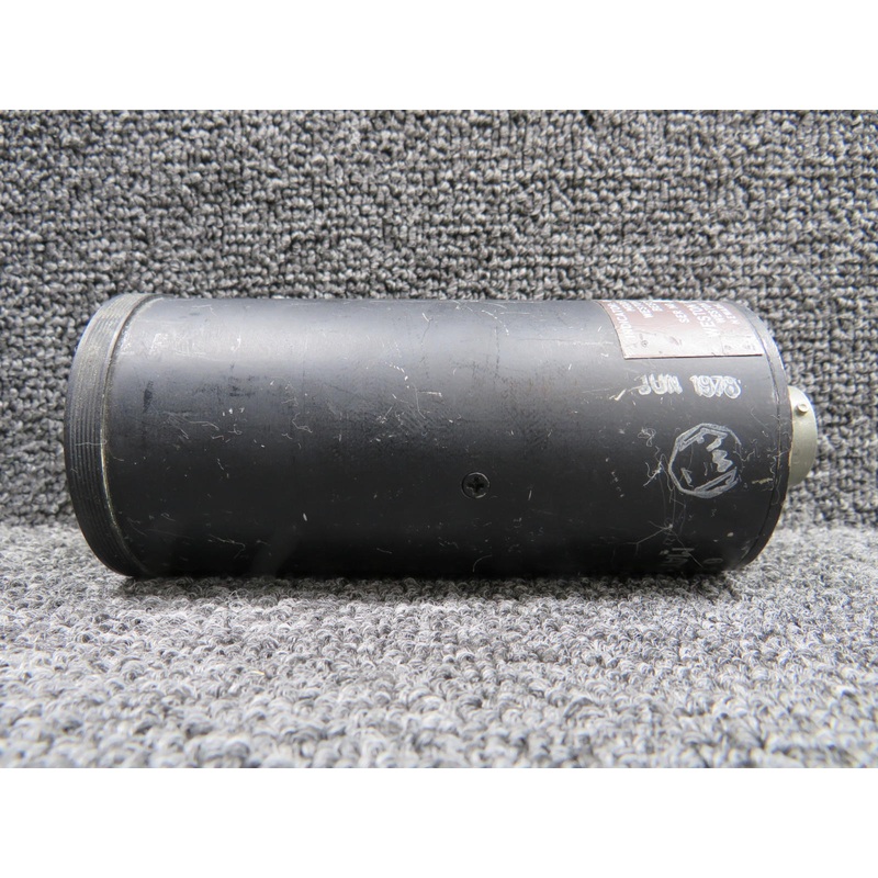 521372 (Alt: 101-384016-5) Weston 1825 Oil Temp and Pressure Indicator (Core)