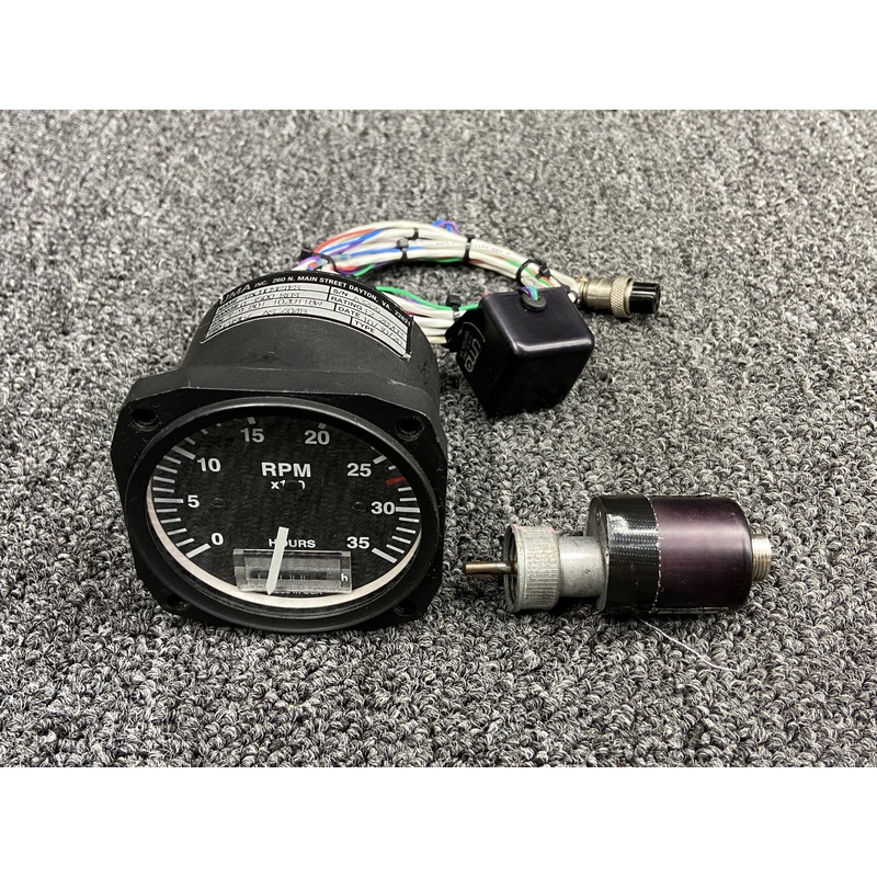 T19-801-102U118W UMA RPM, Tachometer Indicator with Inverter and Sender (12-28V)