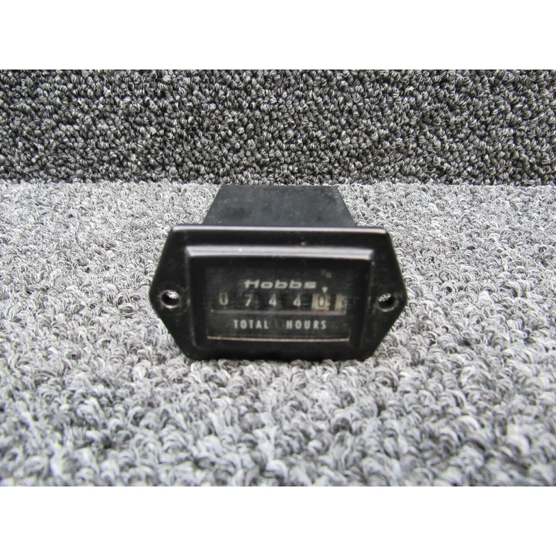550-580 (USE: 51006) Piper PA31-T1 Hobbs Hour Meter (Hours: 744) (Volts: 4-40)