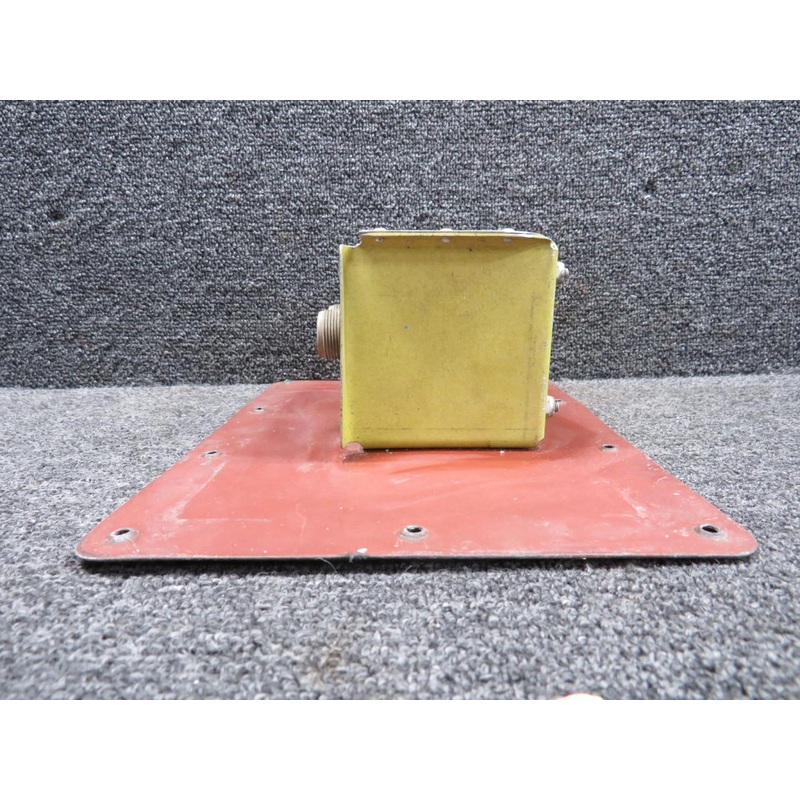 PC-423 Foxboro Signal Conditioning Unit with Bracket and Mounting Plate