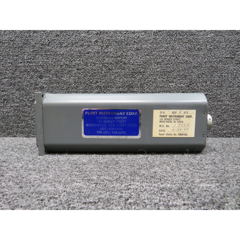 VSDL-0C204C (Alt: 9912147-10) US Gauge Oil Pressure Indicator (Faded Face) (28V)