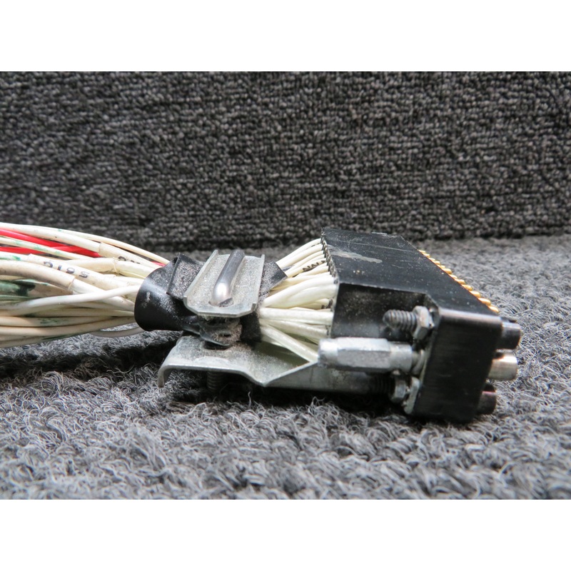 201358-1 Amphenol Standard Connector has Mount