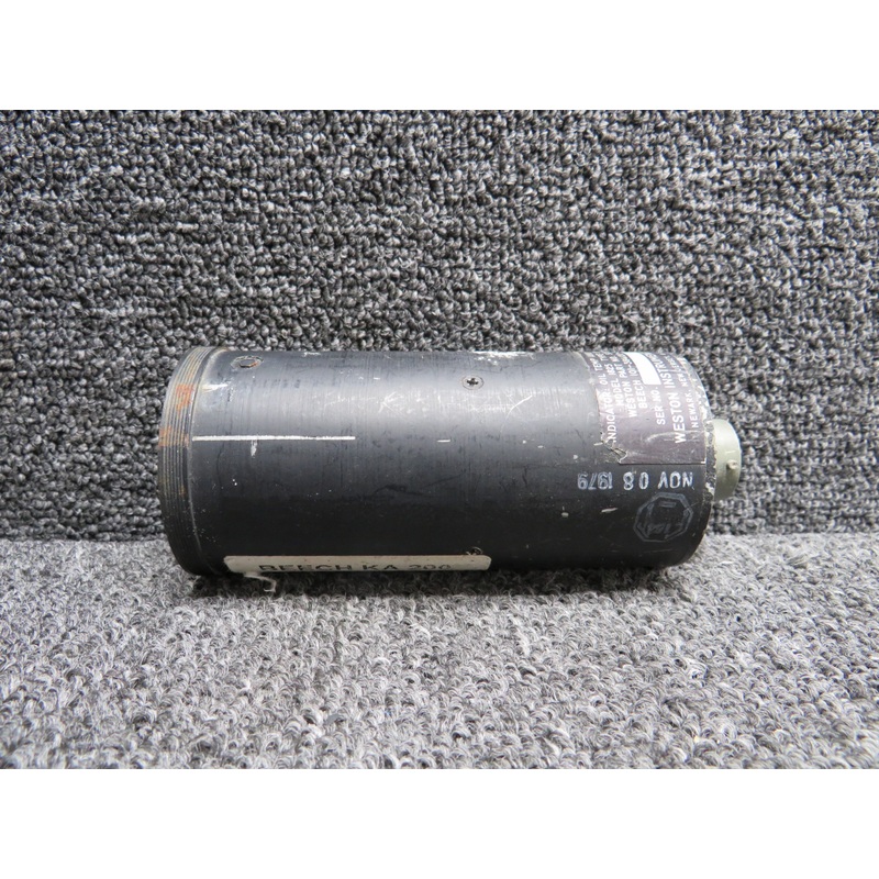 522082 (Alt: 101-384122-5) Weston Dual Oil Temp-Press Gauge (Inop) (Core)