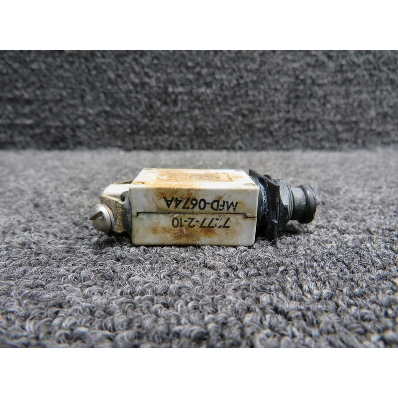 7277-2-10 Klixon Circuit Breaker (Amps: 10) (Worn)