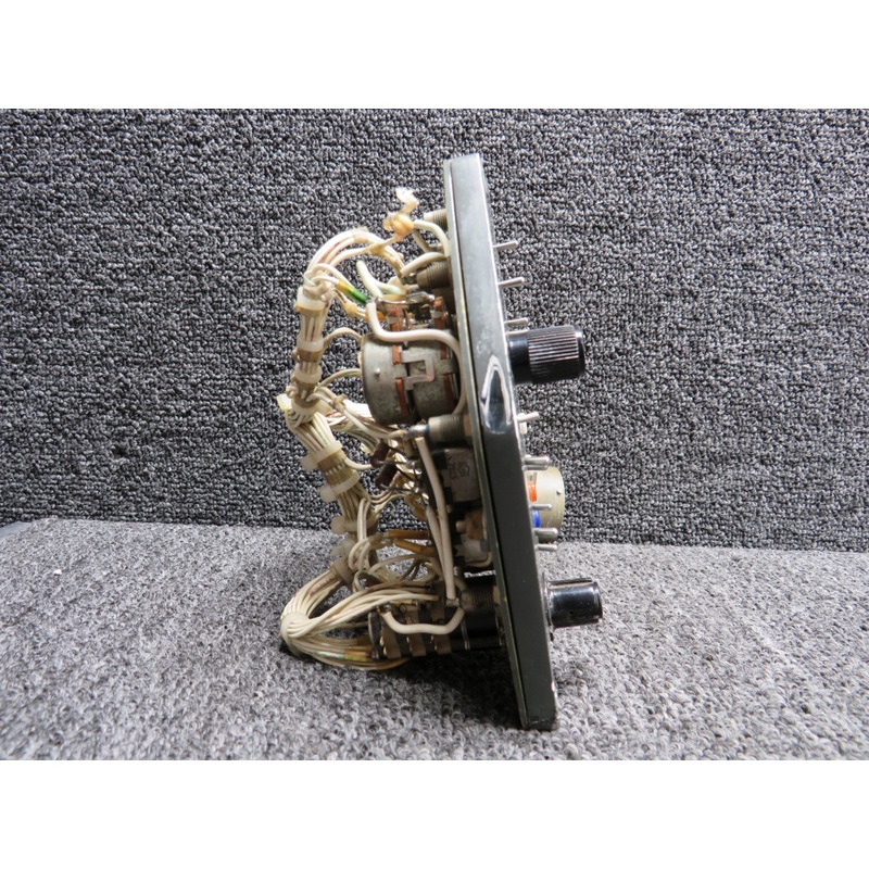 Gulstream 690C Communication, Speaker and Phone Control Switch Panel