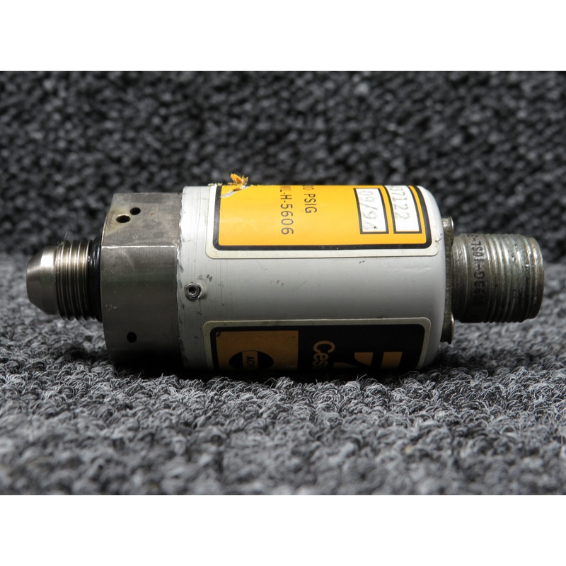 9912423-2 Textron Aviation Hyd Pressure Manifold Switch (Dents)