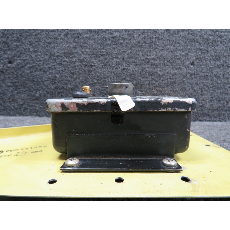 360-983-004 (Alt: 9914242-46) Gull Fuel Qty Signal Conditioner with Mount