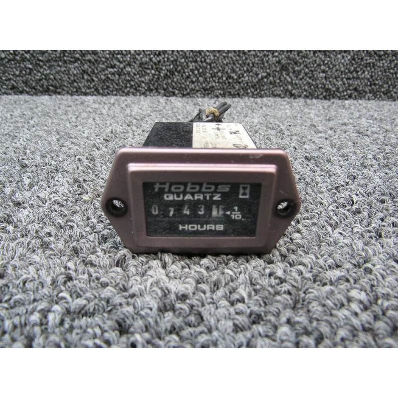 LR42455 Beechcraft 95-B55 Hobbs Quartz Hour Meter (Hours: 743.1) (Volts: 12-60)