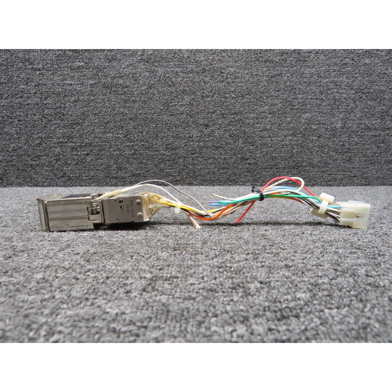 1941-26 (Alt: 9910365-3) Twist-Lite RH Fire Bleed Air Shutoff Push Switch