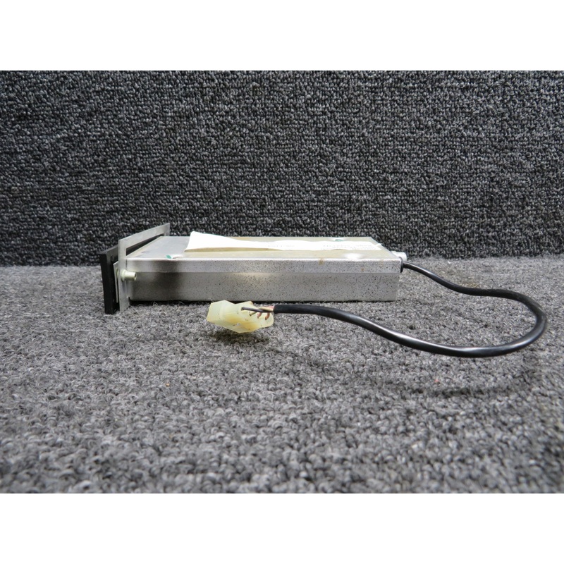 Delta 303 Genave Marker Beacon Receiver (Chipped Corner)