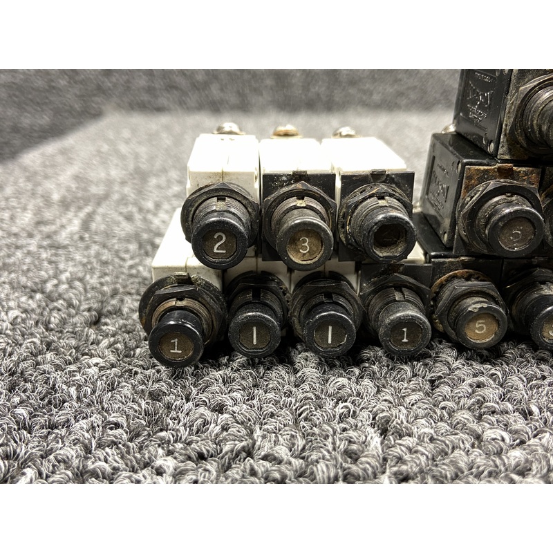 7277-2 Klixon Push To Reset Circuit Breaker Set (Amps: 1, 2, 3, 5, 7.5, 10, 15)