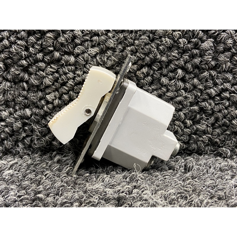 8540K9W32M Safran Rocker Switch