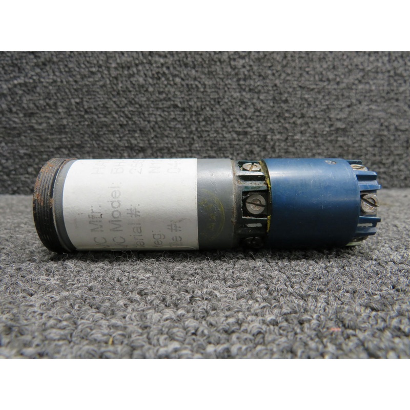 S532-2-54B Sanwest PSI Indicator (28V) (Cracked Inner Face)