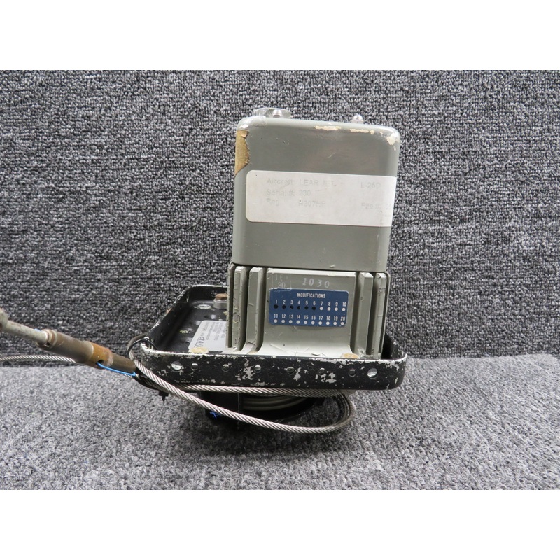 501-1067-01 (Alt: 6600163-1) JET SA-142A Servo Actuator w Mods & Mount (28V)