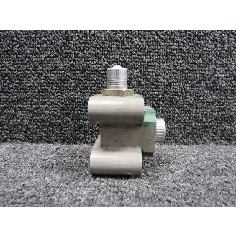 MY20-728.16-A Bloc-Raccord Hydraulic Block with Green Repairable Tag (Core)