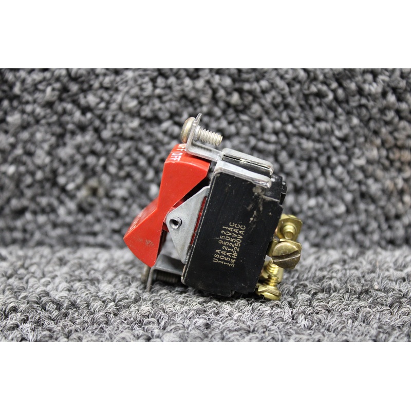 587-829 (Alt: 99377-005) Eaton Dual Master Rocker Switch