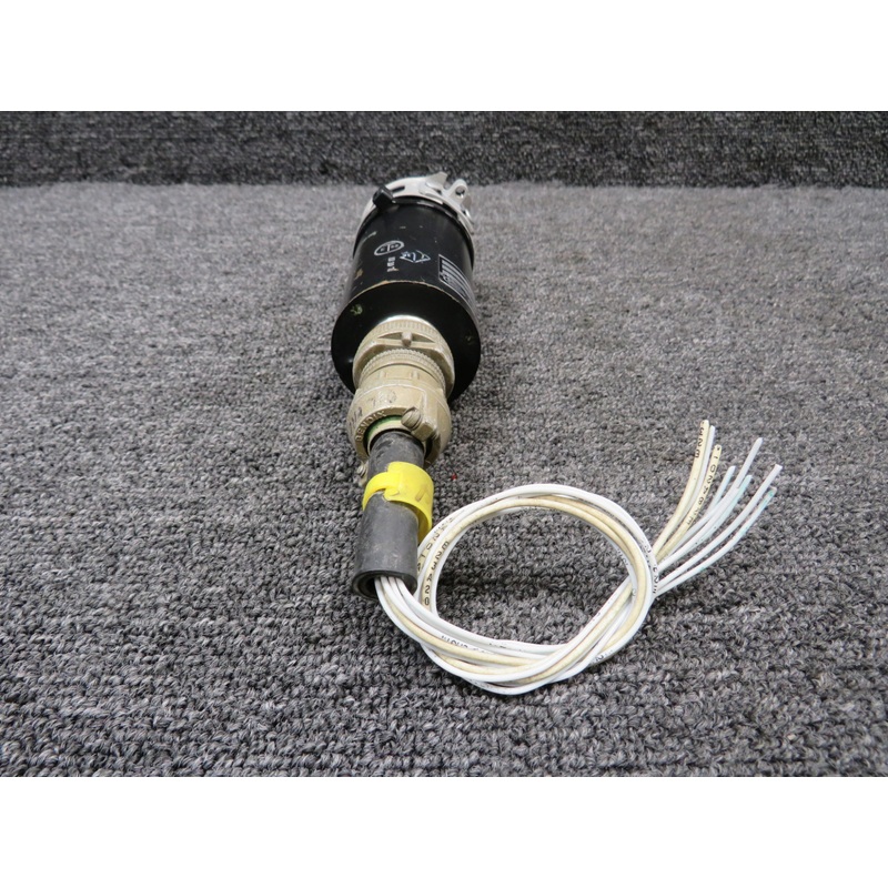 S208-5 Gates Learjet Dual Oil Pressure Indicator with Connector