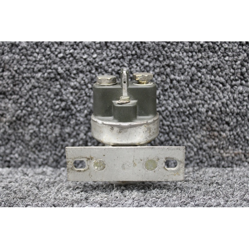 26.57.01 Kissling Relay Solenoid (Volts: 28) (Amps: 300)