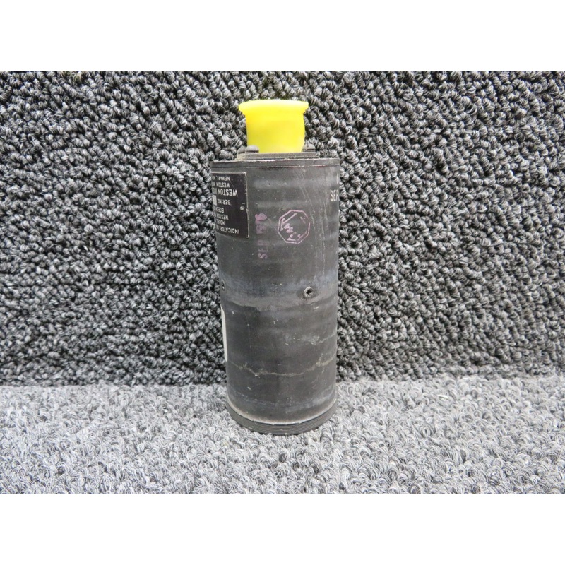 521704 (Alt: 100-384058-9) Weston 1825 Oil Temperature and Pressure Indicator