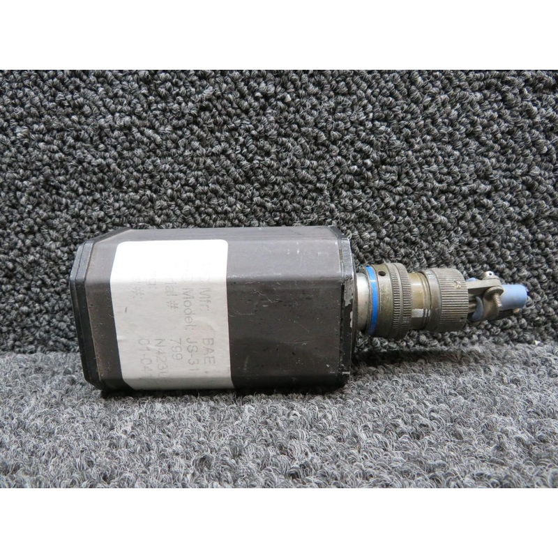 696-2-12 Weston Tri-Engine Indicator with Connector (Volts: 28)