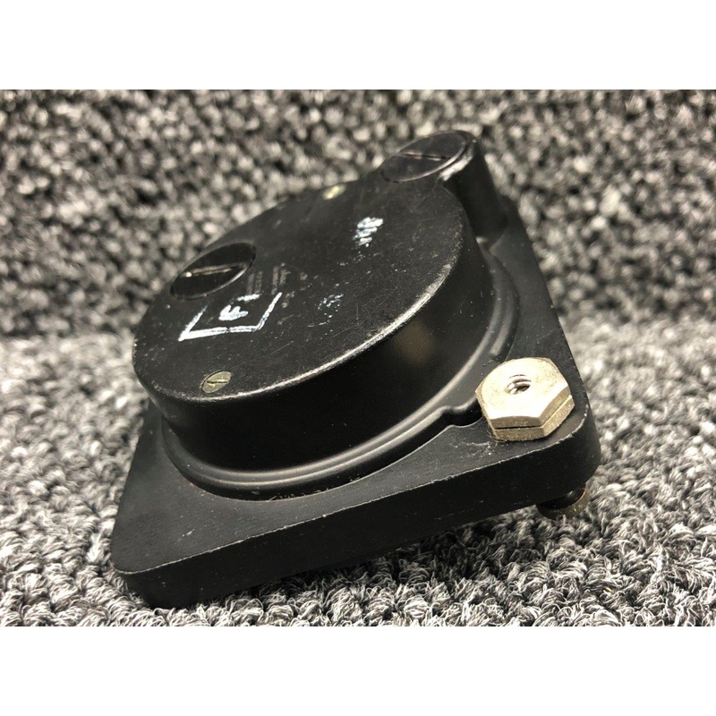 99478-000 (USE: 600-102) Piper PA28-140 Wakmann Instrument Clock Indicator