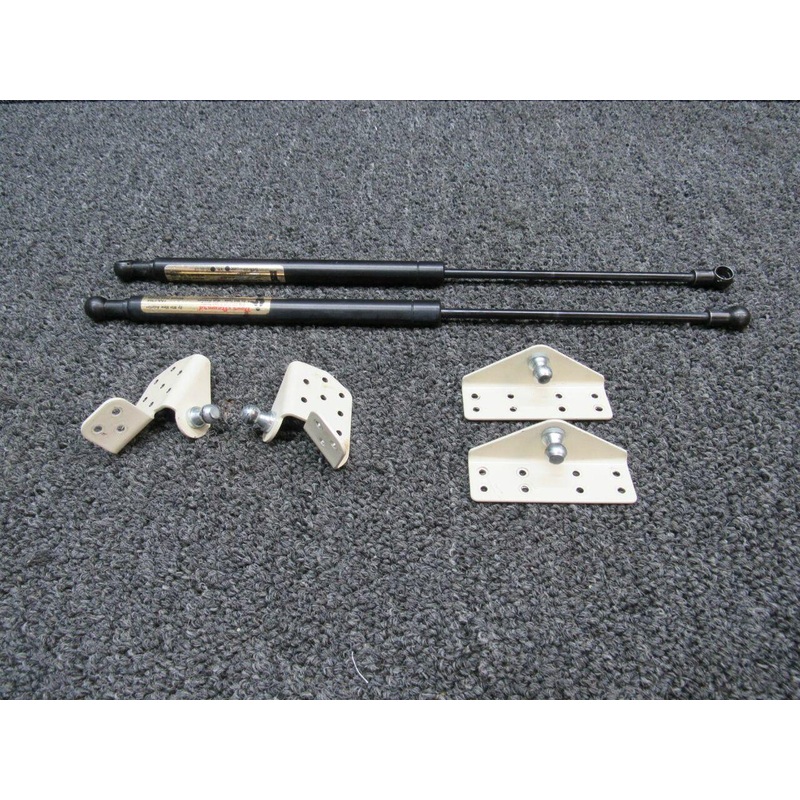 201C101-1 / 201C103-1 Cessna 172F Mountain View Aviation Door Steward Set