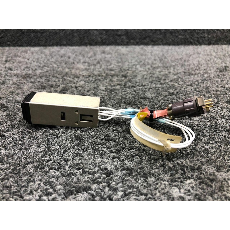582-10A0B0C3 (ALT: 96182) Eaton Indicating Light (Volts: 28)