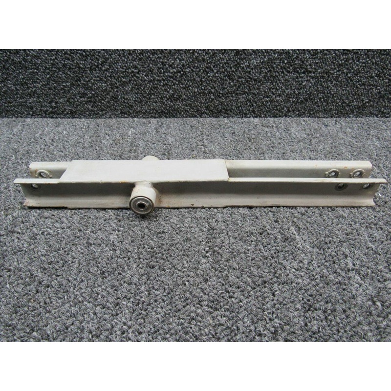 9012-6 (USE: 09012T006) Ayres S2R-T34 Flap Control Bellcrank Assembly RH