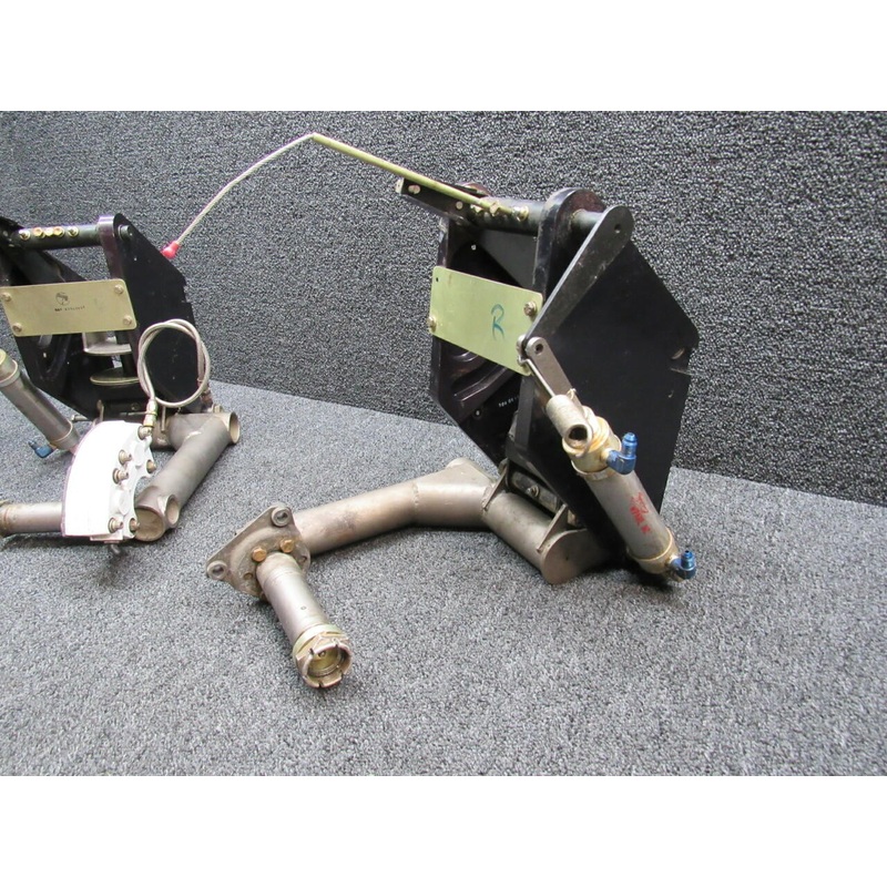 30A04000-91 / -90 Wipline 3450 Aircraft Float Retractable Landing Gear Set (SA)
