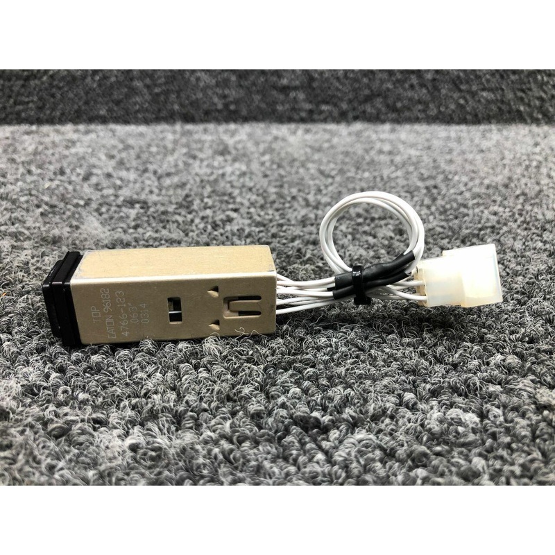 4766-103 (ALT: 96182) Eaton Push Button Switch (Volts: 28)