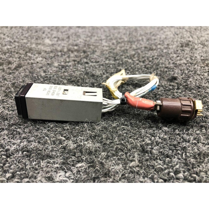 582-10A2B0C3 (ALT: 96182) Eaton Push Button Switch (Volts: 28)