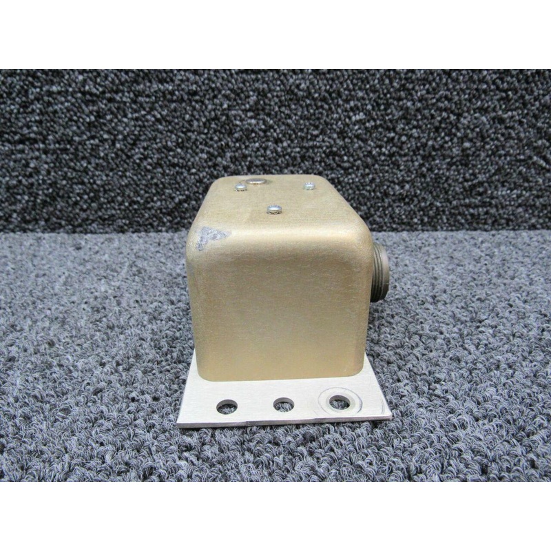 B-00387-1 (USE: 36-380096-1) Lamar Voltage Regulator (Volts: 28) (CORE) (SA)