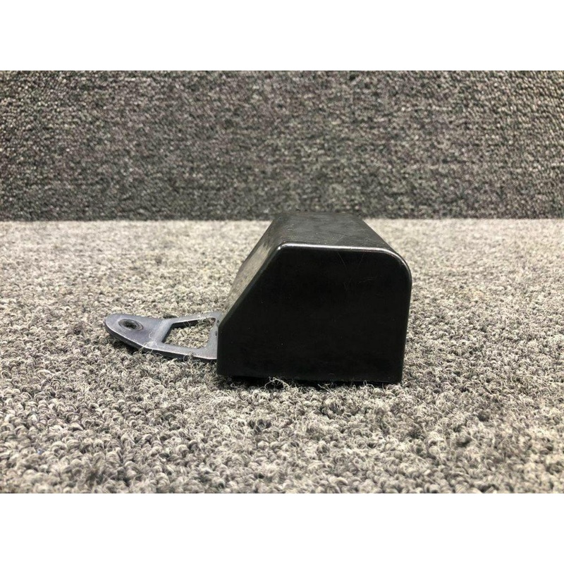 501580-519 Cessna 172S AmSafe Seatbelt Reel Assembly W/ Cover