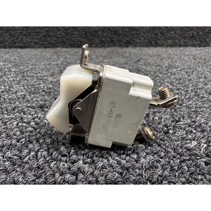 20TC2-BG-25 (Alt: 930023-0015) Klixon Landing Light Rocker Switch