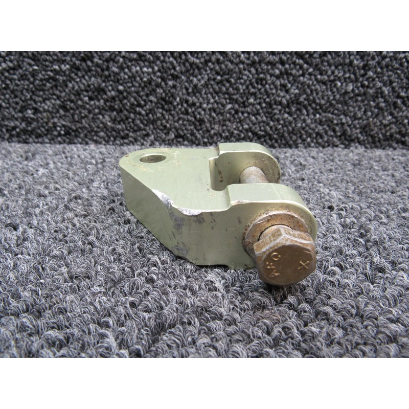 30A02204-017 Wipline Floats 3000 Series  Fitting Lower Forward (SA)