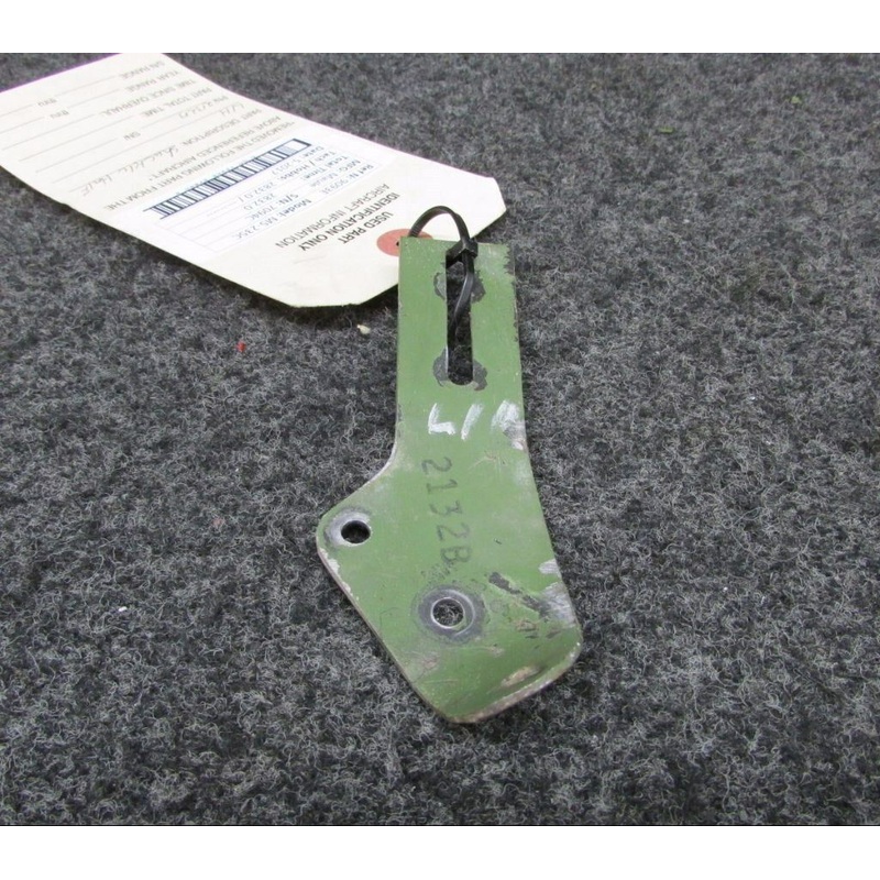 2132B Maule M5-235C Shackle Half LH