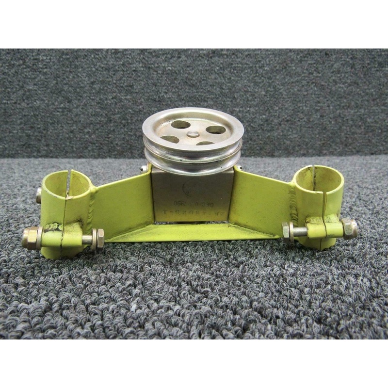 28-18030-1 / 28-18026-1 Enstrom Helicopter Tachometer Pulley & Housing (SA)