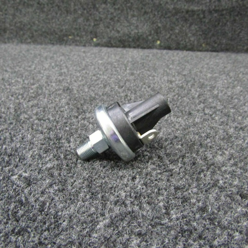 587-778 (USE:76577-005) Piper PA-31T Hobbs Pressure Switch (NEW OLD STOCK) (C20)