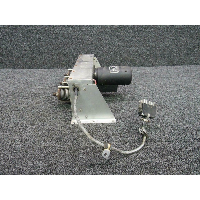 0861400-4 (ALT: 121D-3 / 46554-04) Lear Servo Assy w/ DC Motor (Voltage: 24)