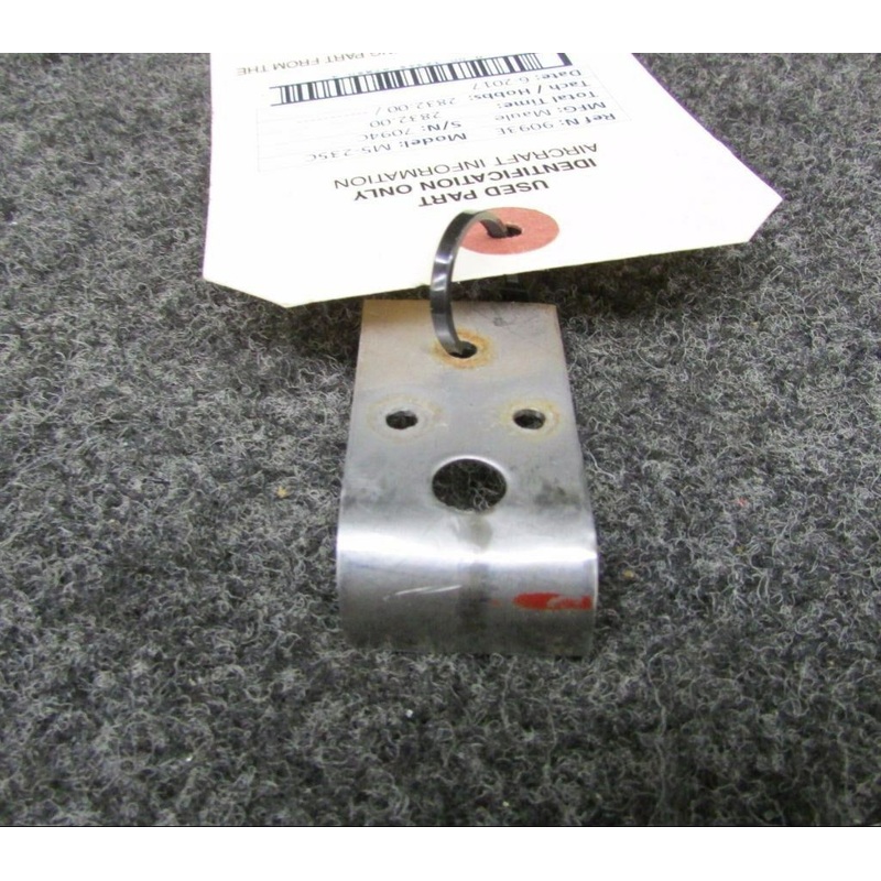 Maule M5-235C Baggage Door Bottom Striker