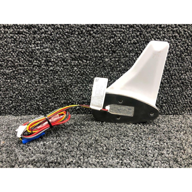 UAV-1001856-002 UAvionix Skybeacon Navigation Light ADS-B Out (14V) (Core)