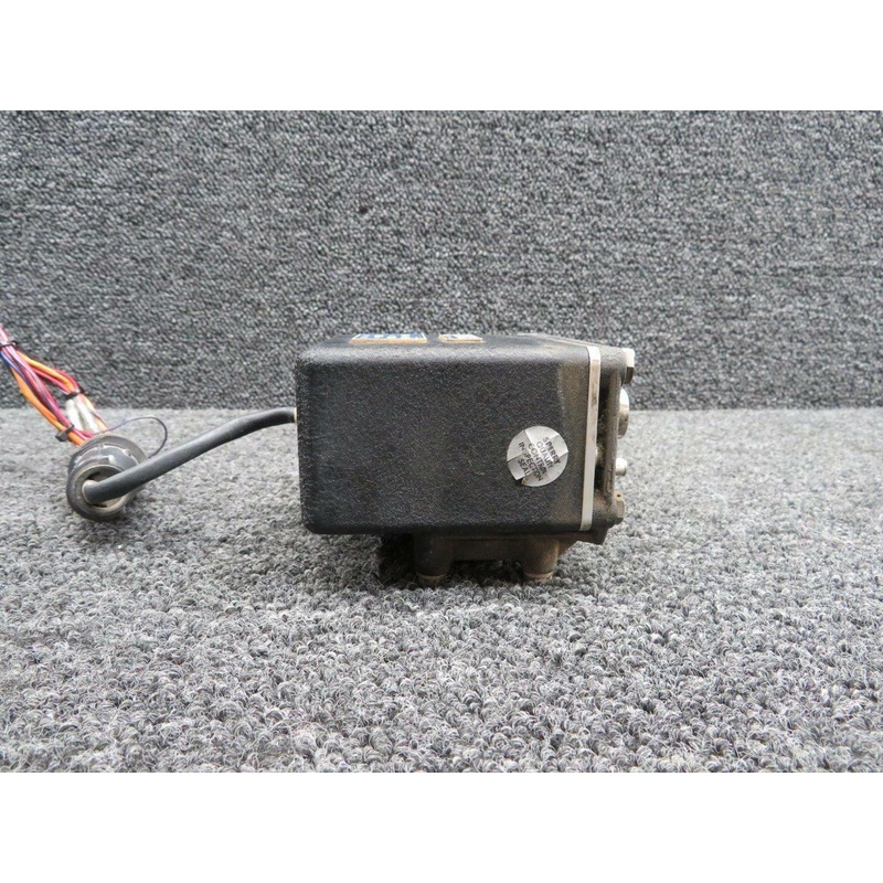 44430-3235 (USE: TA-495A) Cessna T210N Sperry Servo Actuator W/ Mount (28V)
