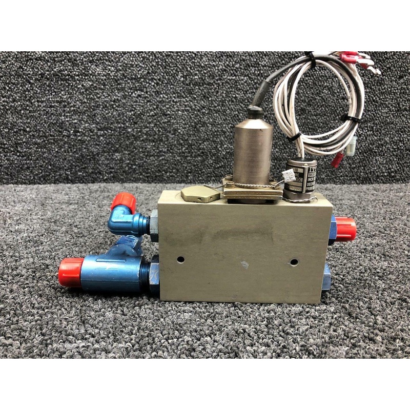9910188-3 (USE: 52020-3) Cessna 402C Sterer Hydraulic Manifold Assembly W/ Pressure Switch (28V)