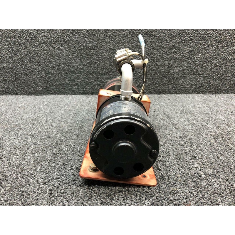 215CC & 720403-12 Cessna 182 P/Q Aero Safe Dry Air Pump & Hydraulic Backup Pump Assembly W/ Mount (Volts: 28) (PPP)