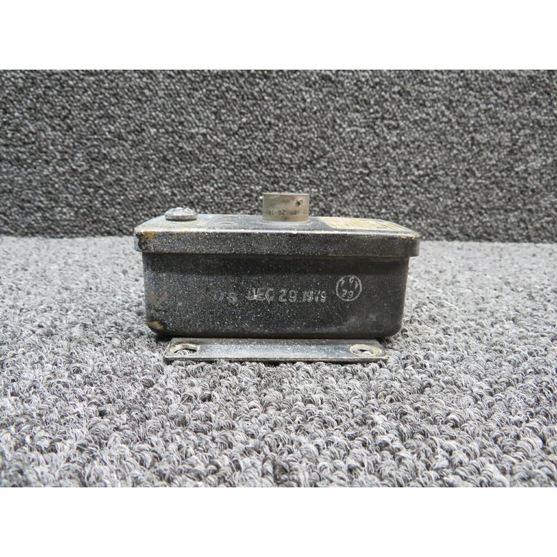 360-913-004 Cessna 402C Gull-Airborne Signal Fuel Quantity Conditioner (28V)